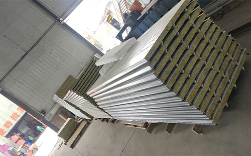 海晏彩钢夹芯板安装常见问题与解决方案 海晏彩钢夹芯板安装常见问题与解决方案